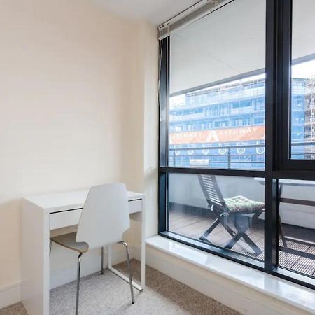 Vivid Apartment In Central Лондон Экстерьер фото
