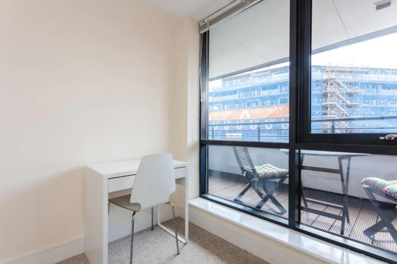 Vivid Apartment In Central Лондон Экстерьер фото