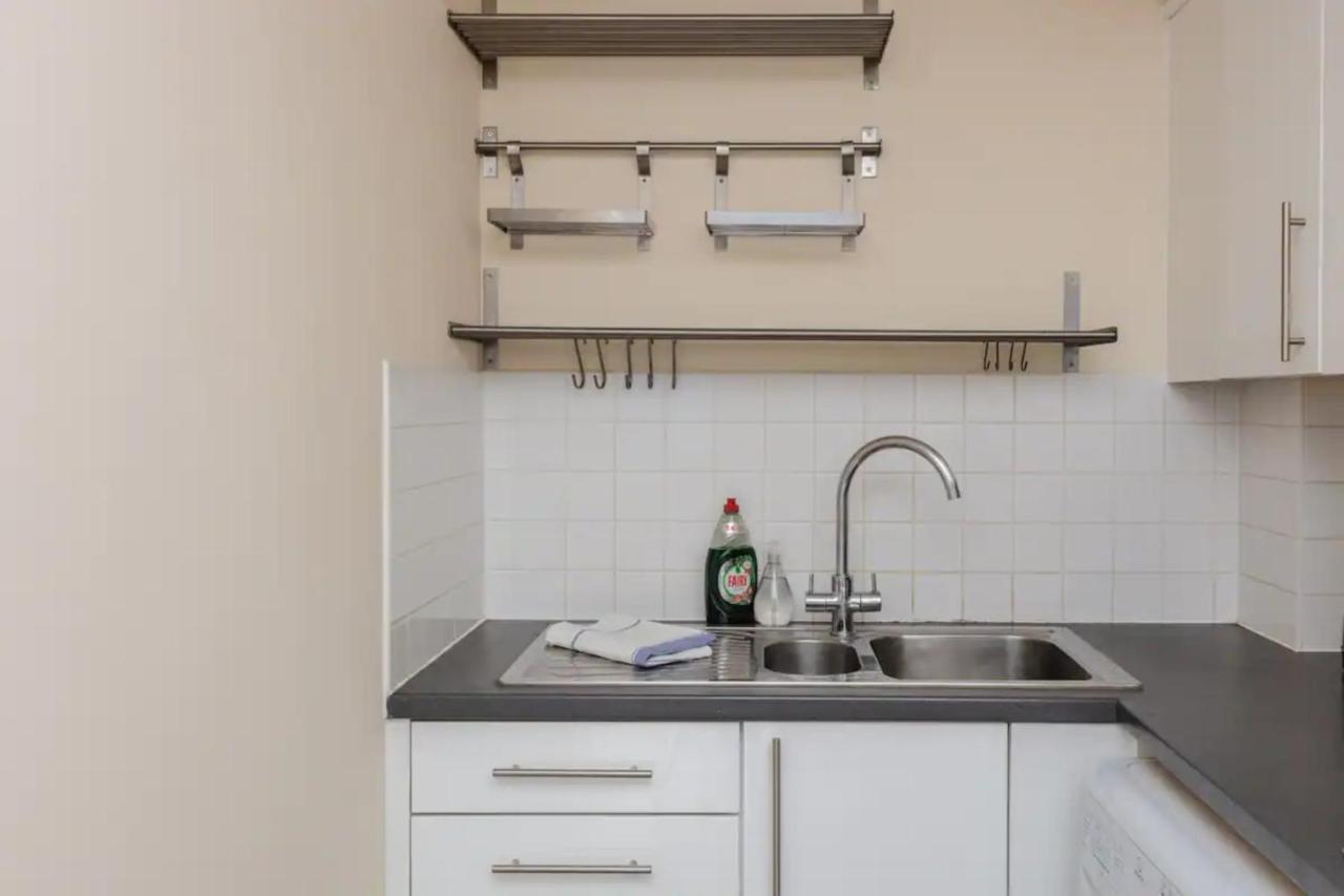 Vivid Apartment In Central Лондон Экстерьер фото