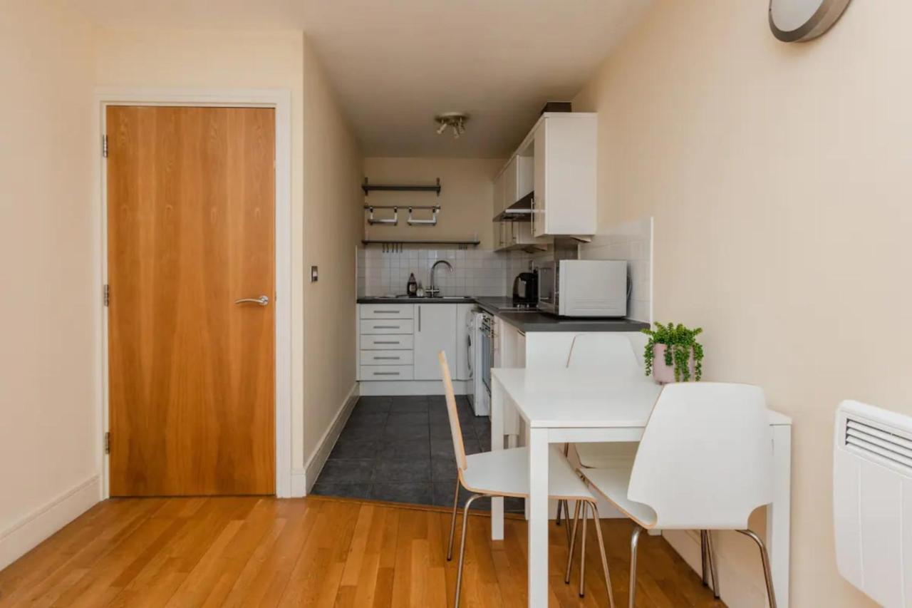 Vivid Apartment In Central Лондон Экстерьер фото